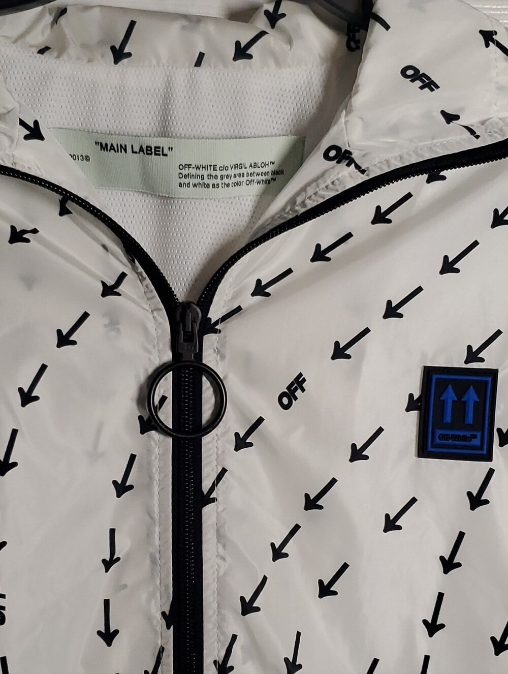 RARE!! 100% Authentic Off-White Arrow Print Windbreaker Jacket - White/Black